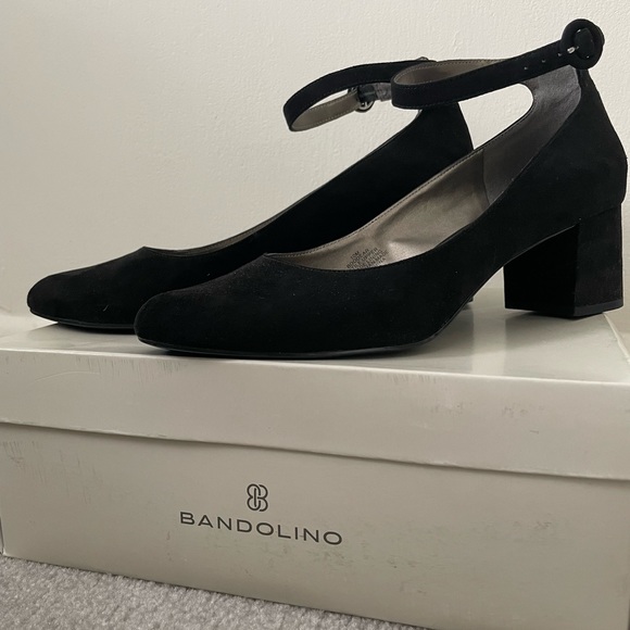 Bandolino Mary Jane Shoes - Picture 3 of 4